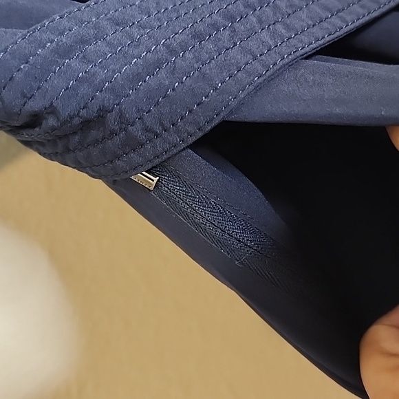 Athleta Navy Women's Shorts - Picture 4 of 9